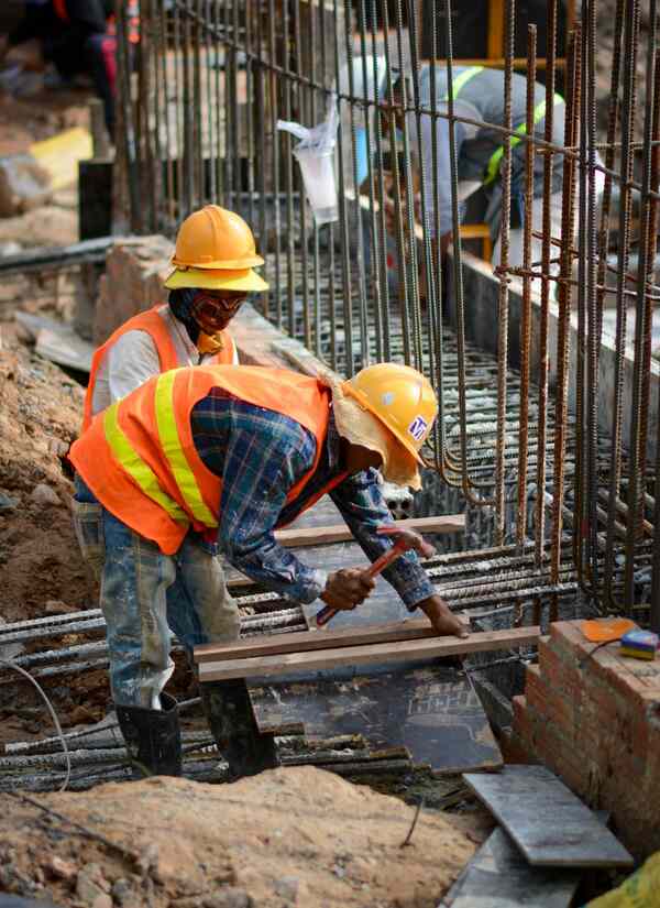 توفير القوى العاملة في الإمارات